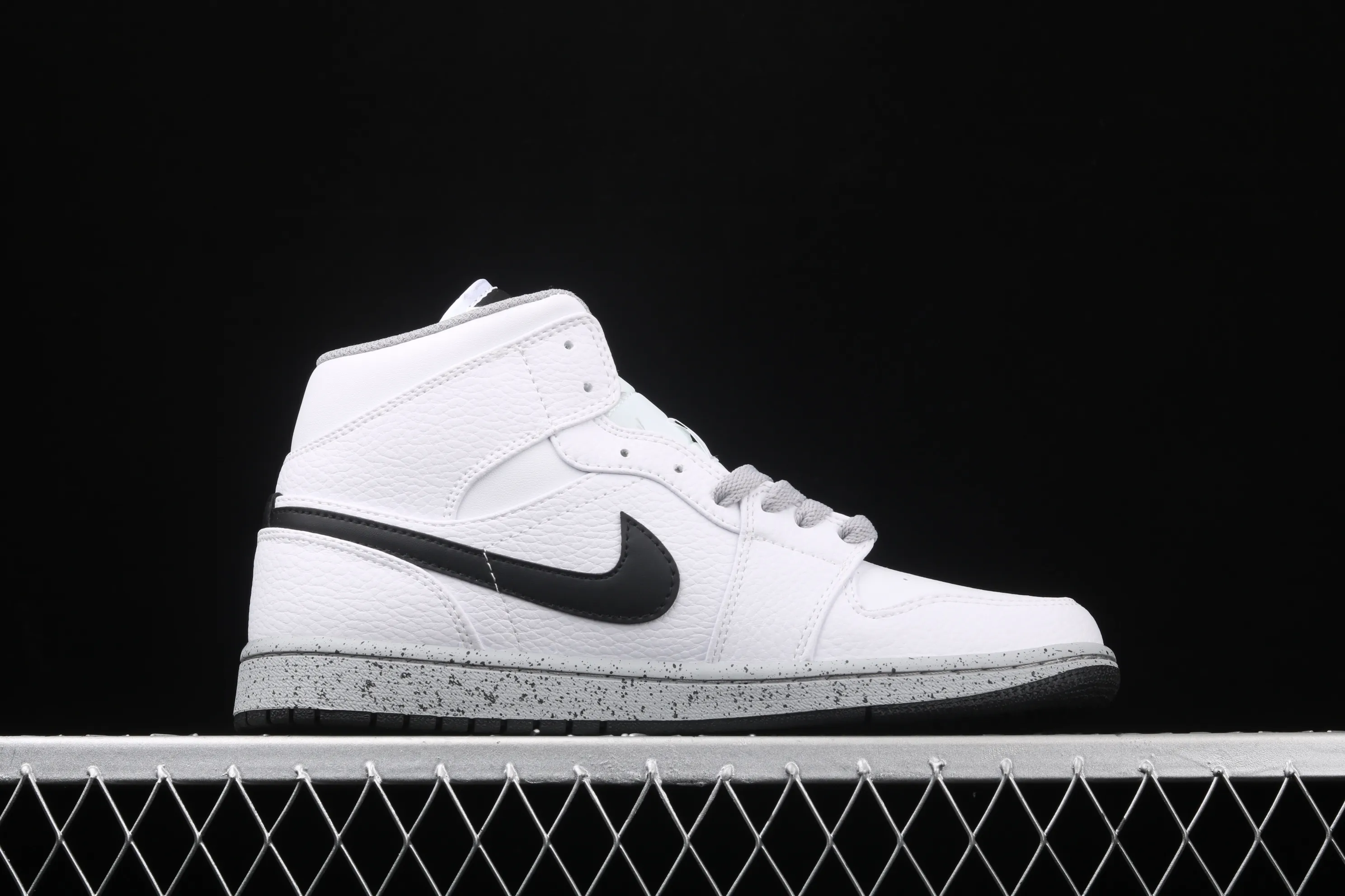 All categories Air Jordan Jordan series basketball shoes Air Jordan 1 Mid Air Jordan 1 Mid AJ1 Joe 1 splash gray China series basketball shoes 554725-115